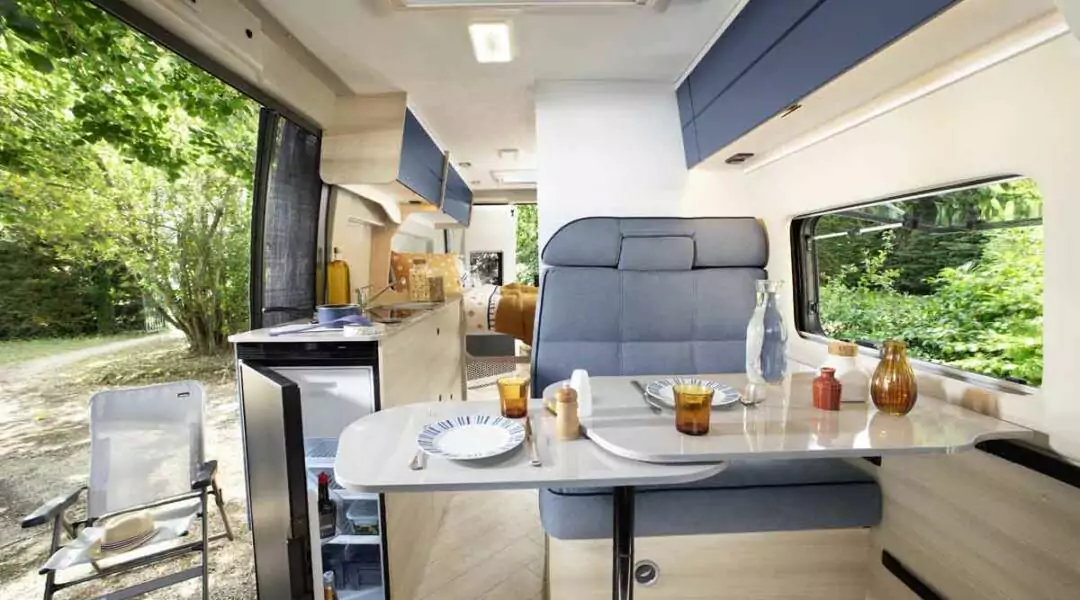 public.camper.gallery_interior Challenger V114M